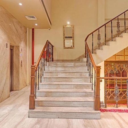 Oyo Townhouse 934 L'Elegant Hotel & Banquetby Ace Manor Ghaziabad Ngoại thất bức ảnh