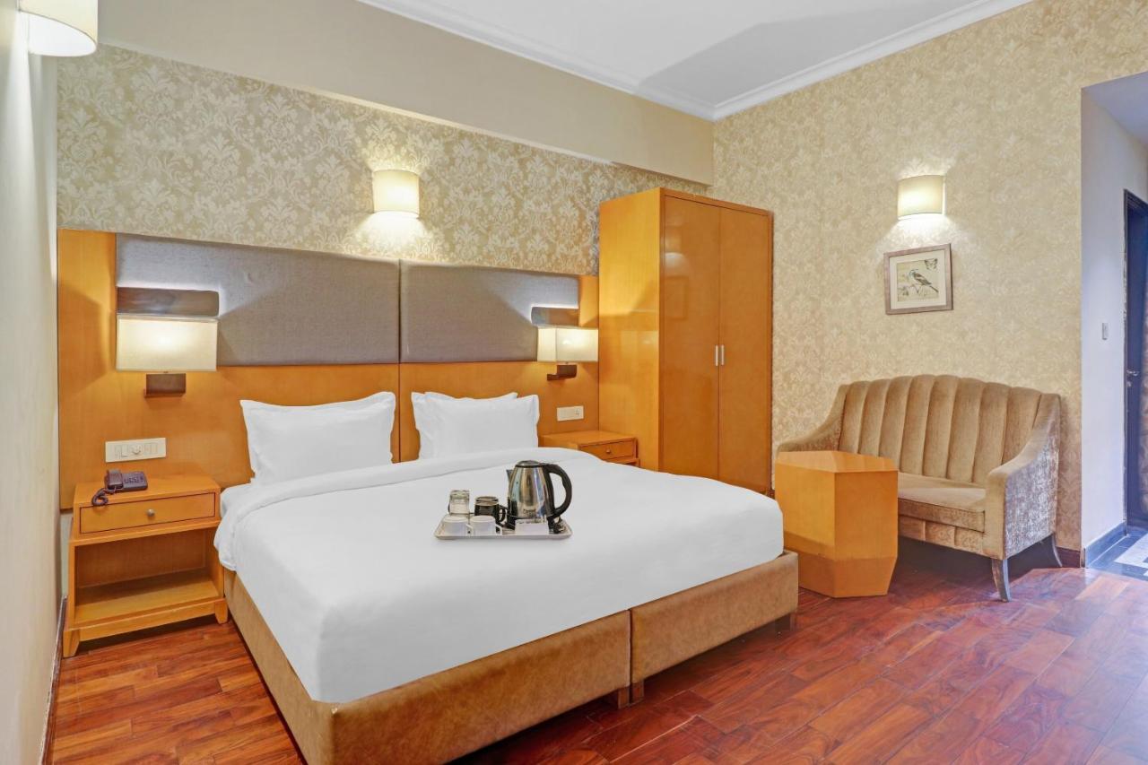 Oyo Townhouse 934 L'Elegant Hotel & Banquetby Ace Manor Ghaziabad Ngoại thất bức ảnh
