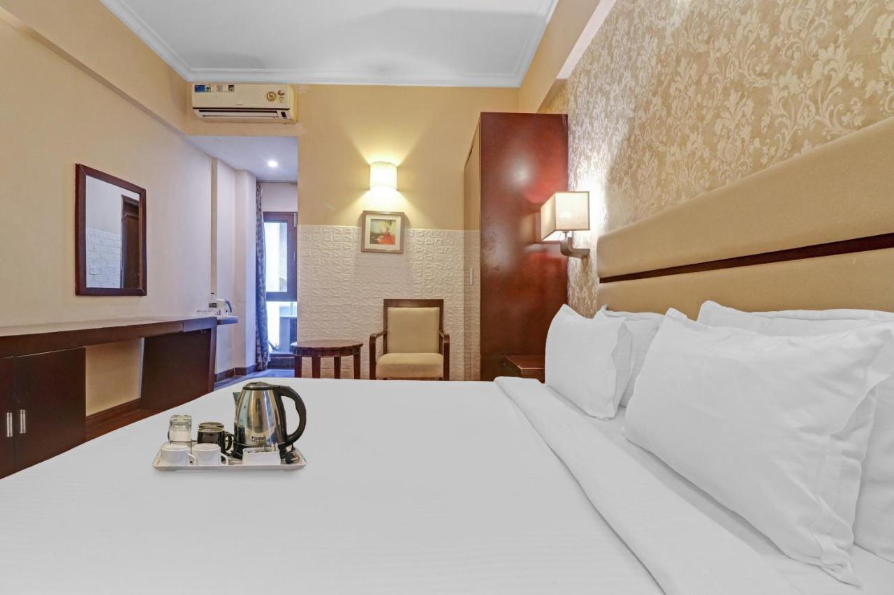 Oyo Townhouse 934 L'Elegant Hotel & Banquetby Ace Manor Ghaziabad Ngoại thất bức ảnh