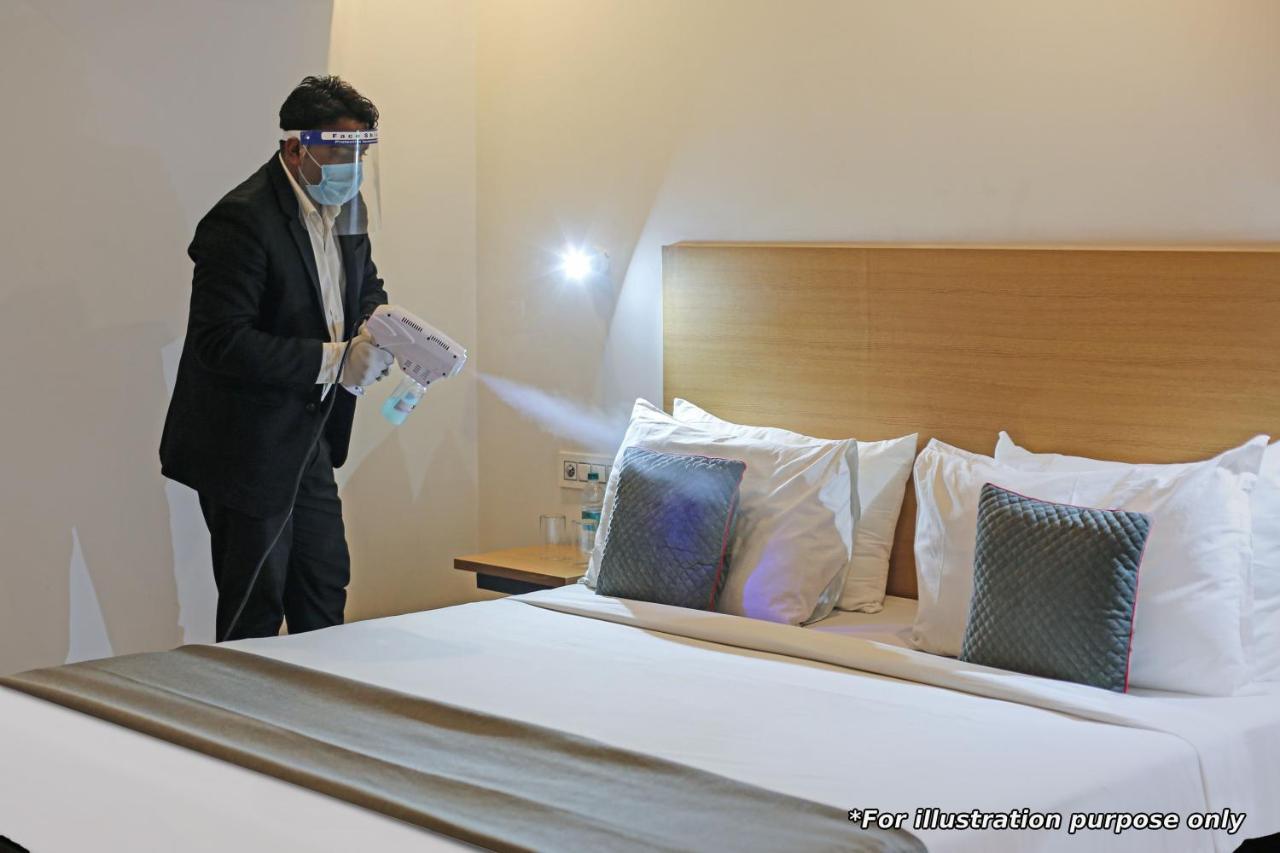 Oyo Townhouse 934 L'Elegant Hotel & Banquetby Ace Manor Ghaziabad Ngoại thất bức ảnh