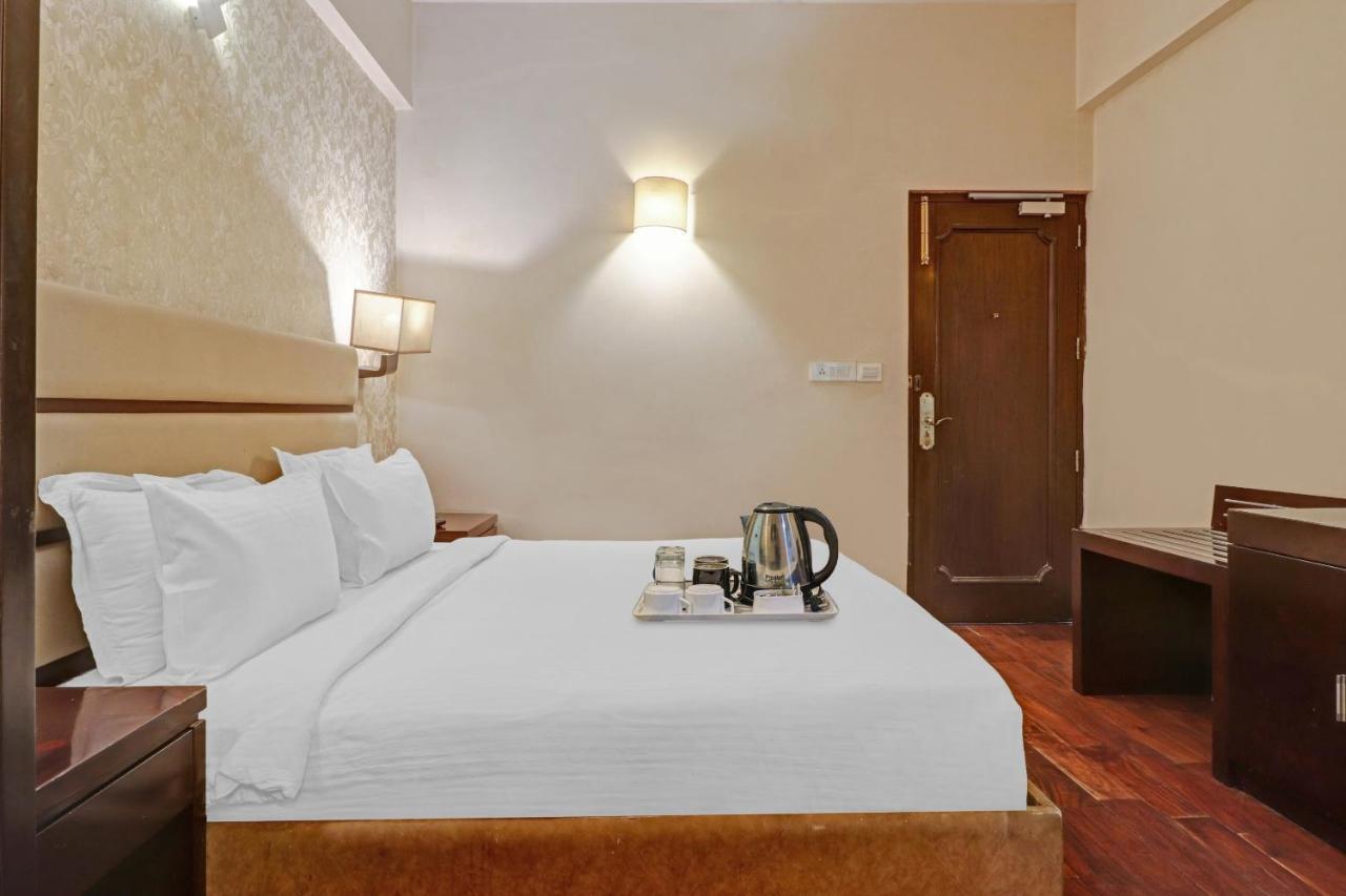 Oyo Townhouse 934 L'Elegant Hotel & Banquetby Ace Manor Ghaziabad Ngoại thất bức ảnh