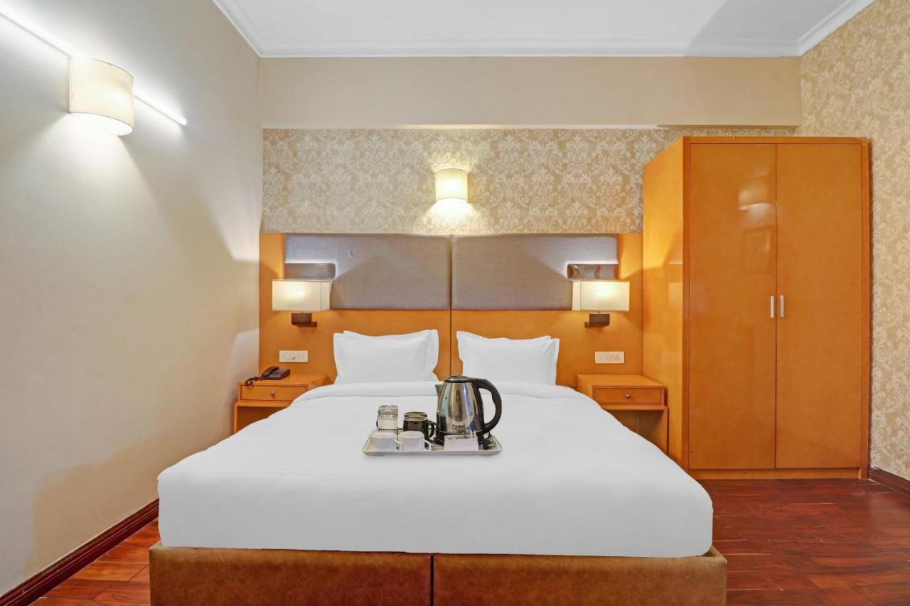 Oyo Townhouse 934 L'Elegant Hotel & Banquetby Ace Manor Ghaziabad Ngoại thất bức ảnh