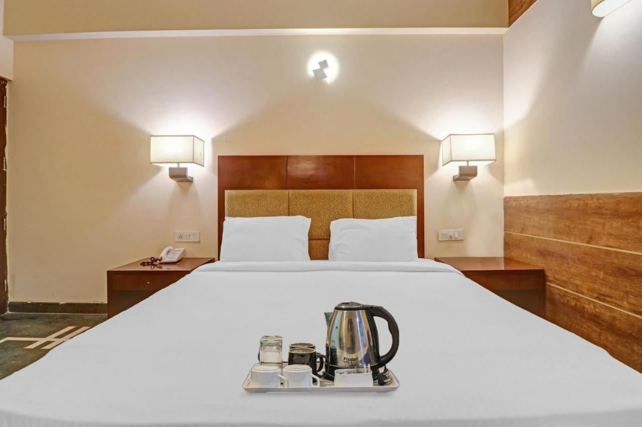 Oyo Townhouse 934 L'Elegant Hotel & Banquetby Ace Manor Ghaziabad Ngoại thất bức ảnh